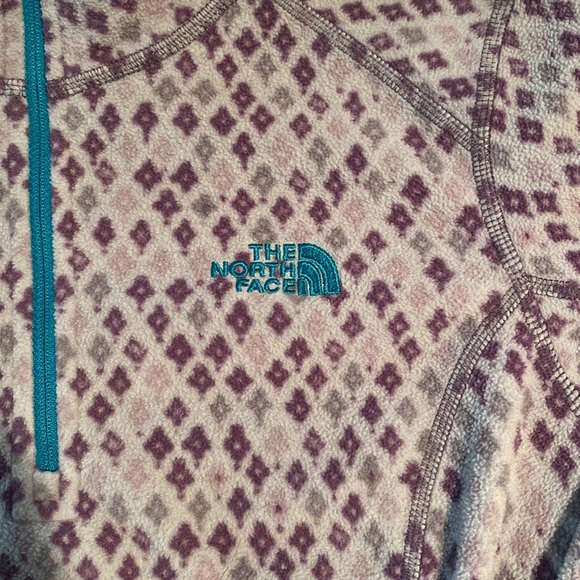 North Face Pullovers - Picture 6 of 7